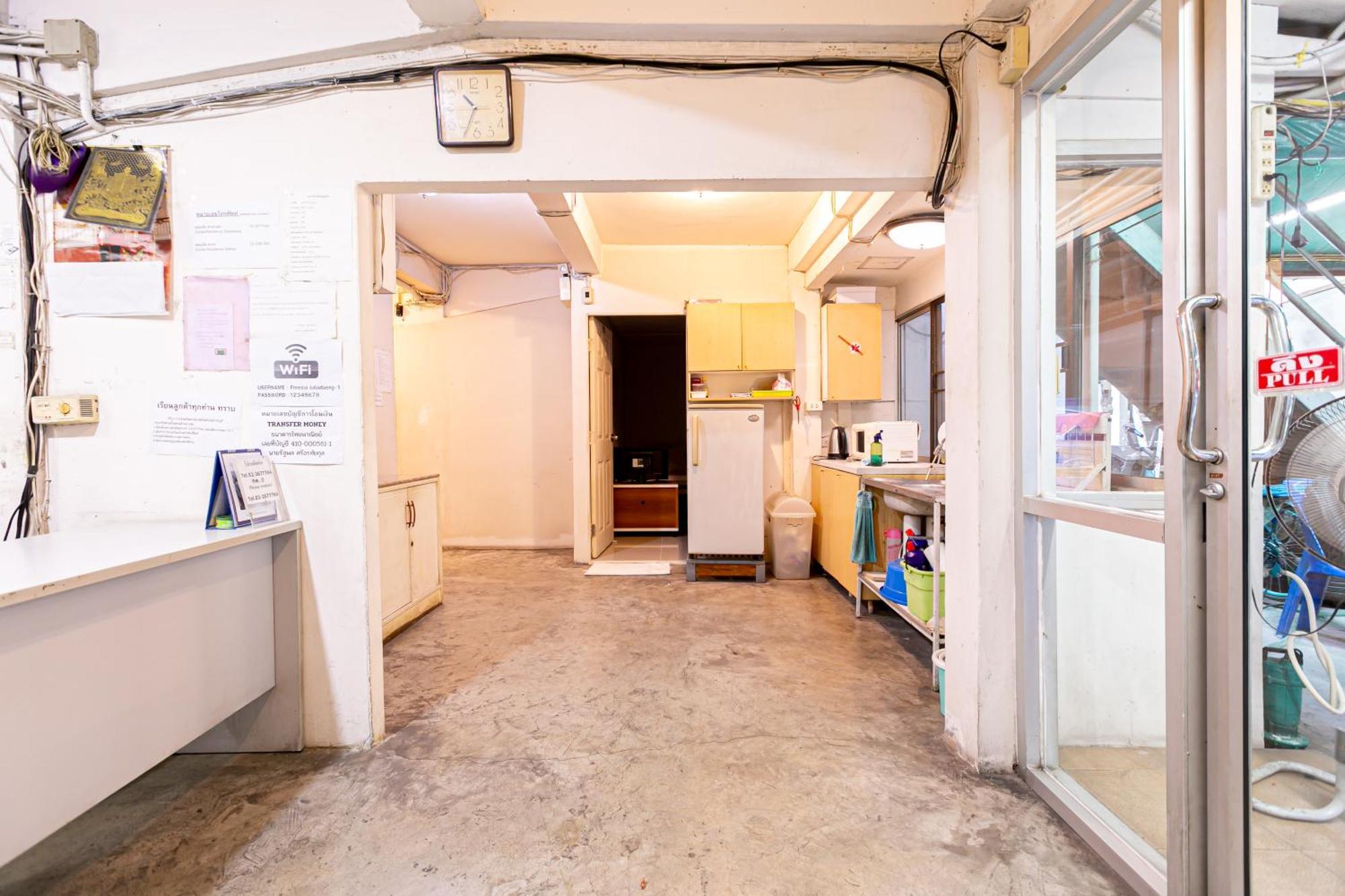 Freesia Saladaeng Silom Apartments Bangkok Zewnętrze zdjęcie