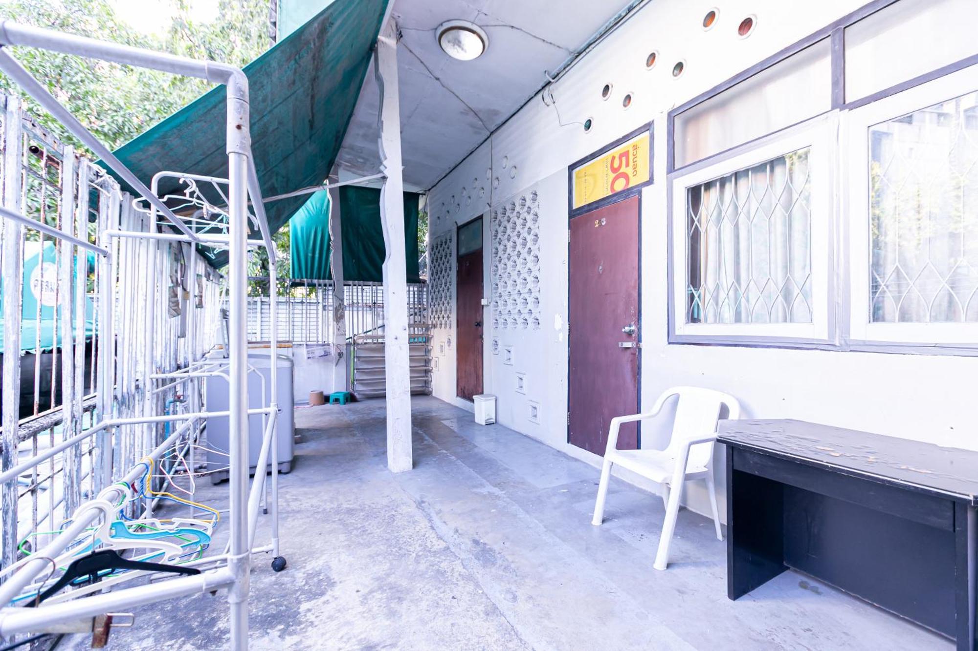 Freesia Saladaeng Silom Apartments Bangkok Zewnętrze zdjęcie